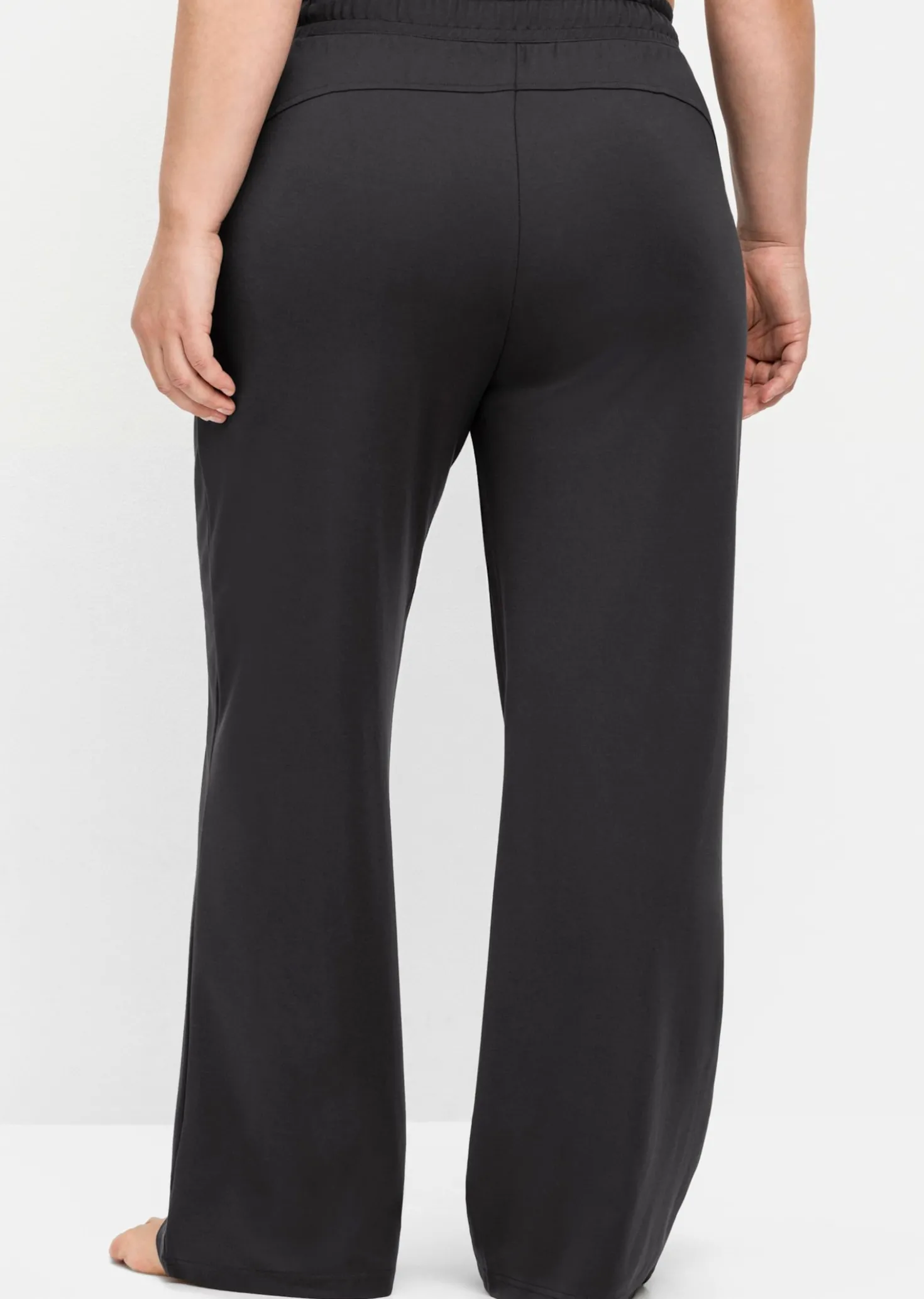 Sporthose in weiter Form