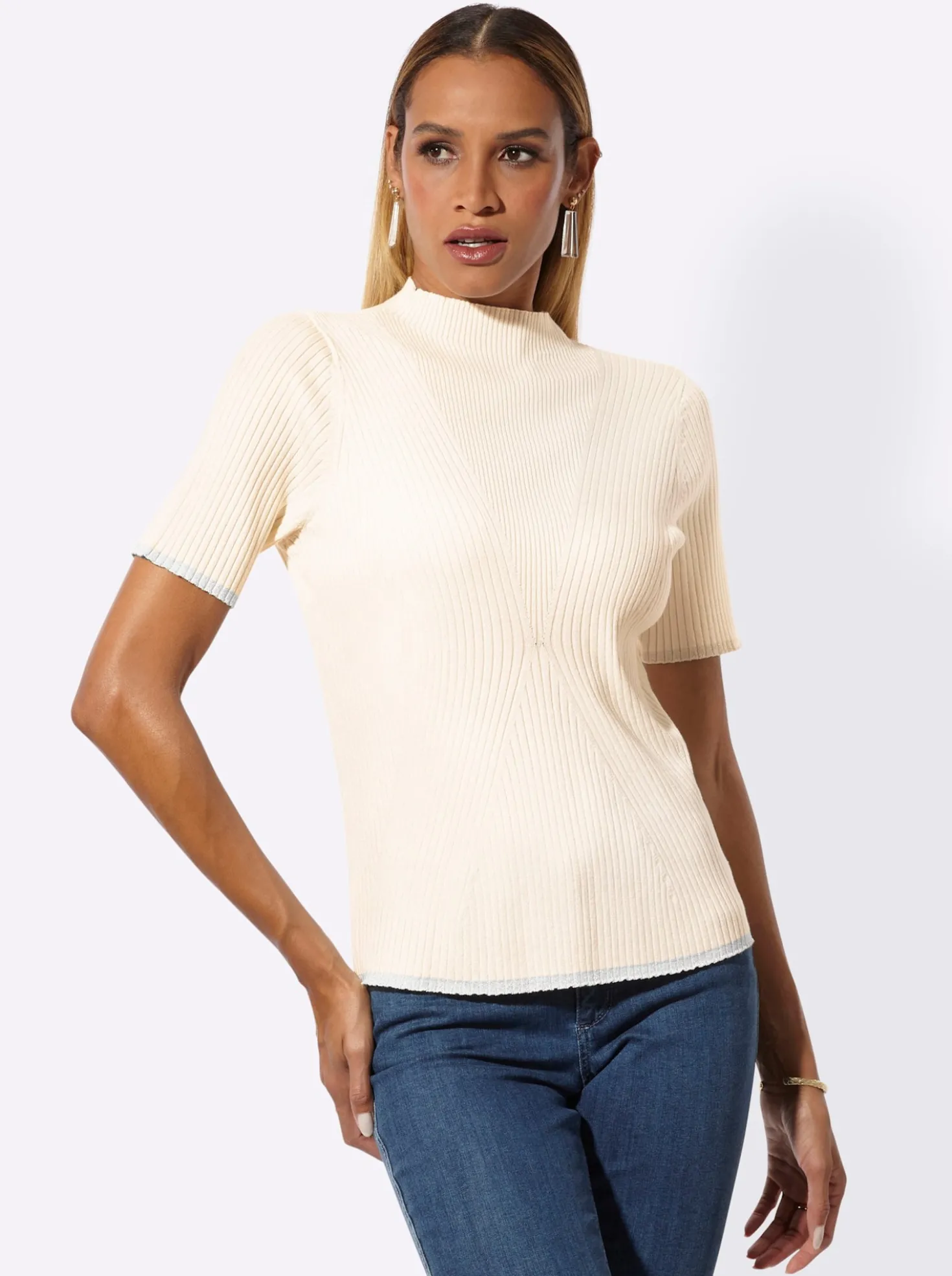 Stehkragenpullover in modischer Ripp-Optik