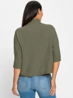 Stehkragenpullover mit Fledermaus-Ärmeln