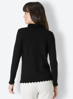 Stehkragenpullover mit gebogten Kanten