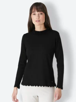Stehkragenpullover mit gebogten Kanten