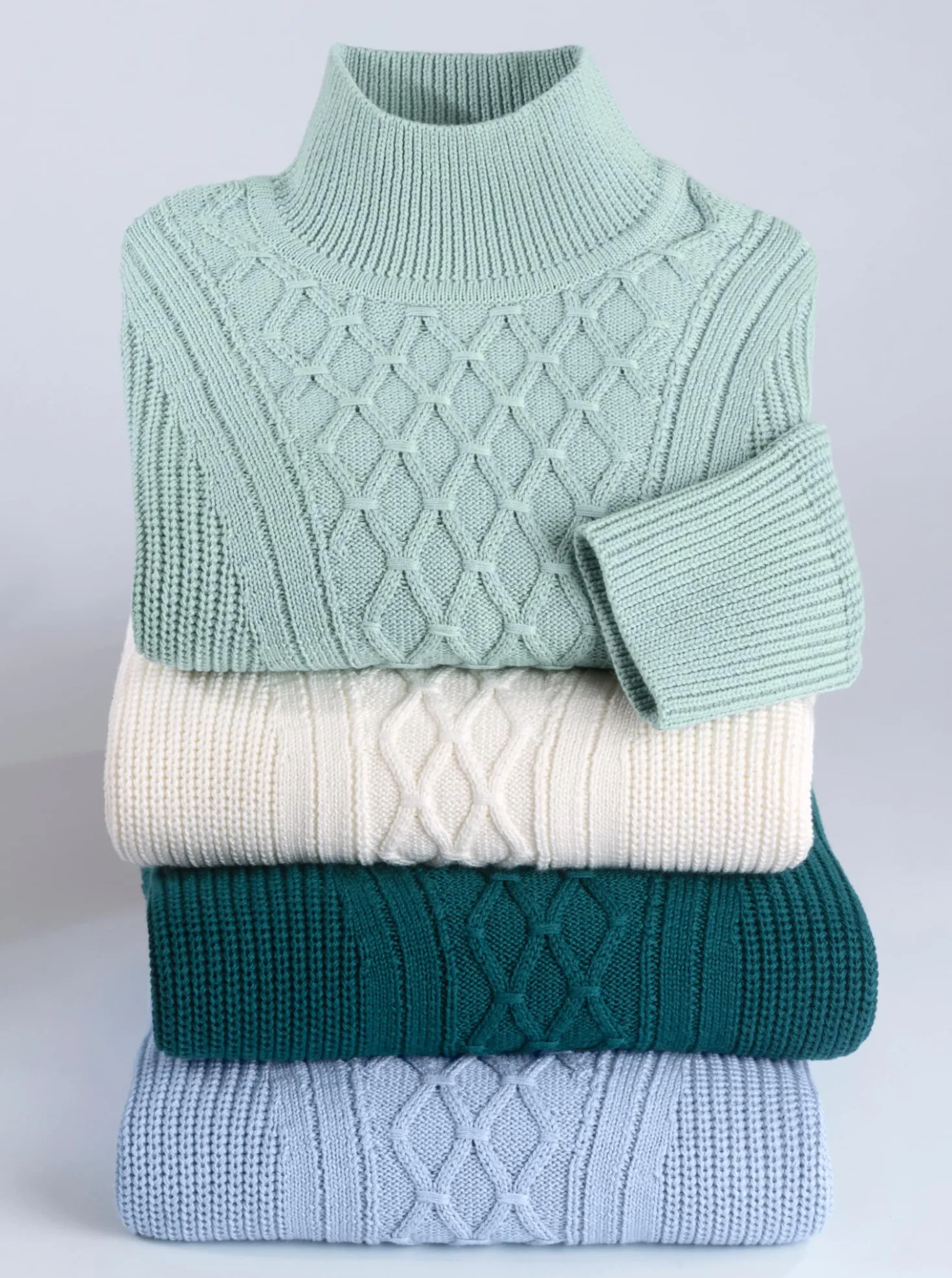 Stehkragenpullover mit Rautenmuster