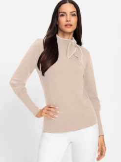Stehkragenpullover mit seitlicher Schluppe