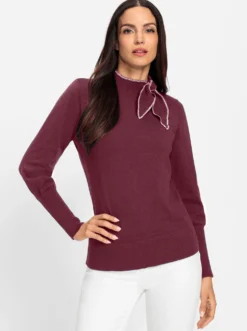 Stehkragenpullover mit seitlicher Schluppe