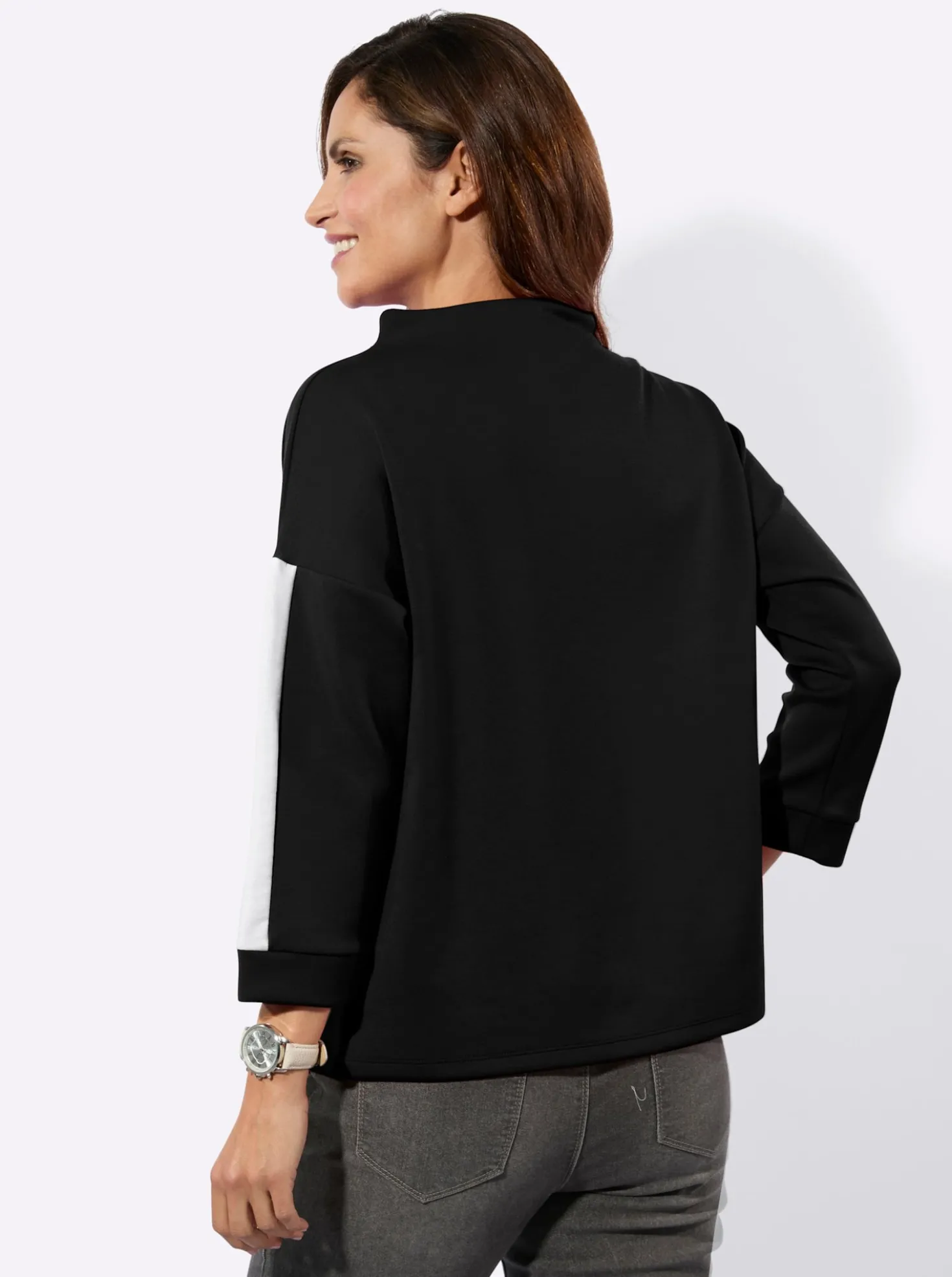 Stehkragenshirt mit Kontraststreifen