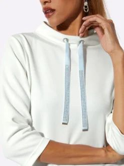 Stehkragenshirt mit Samtband