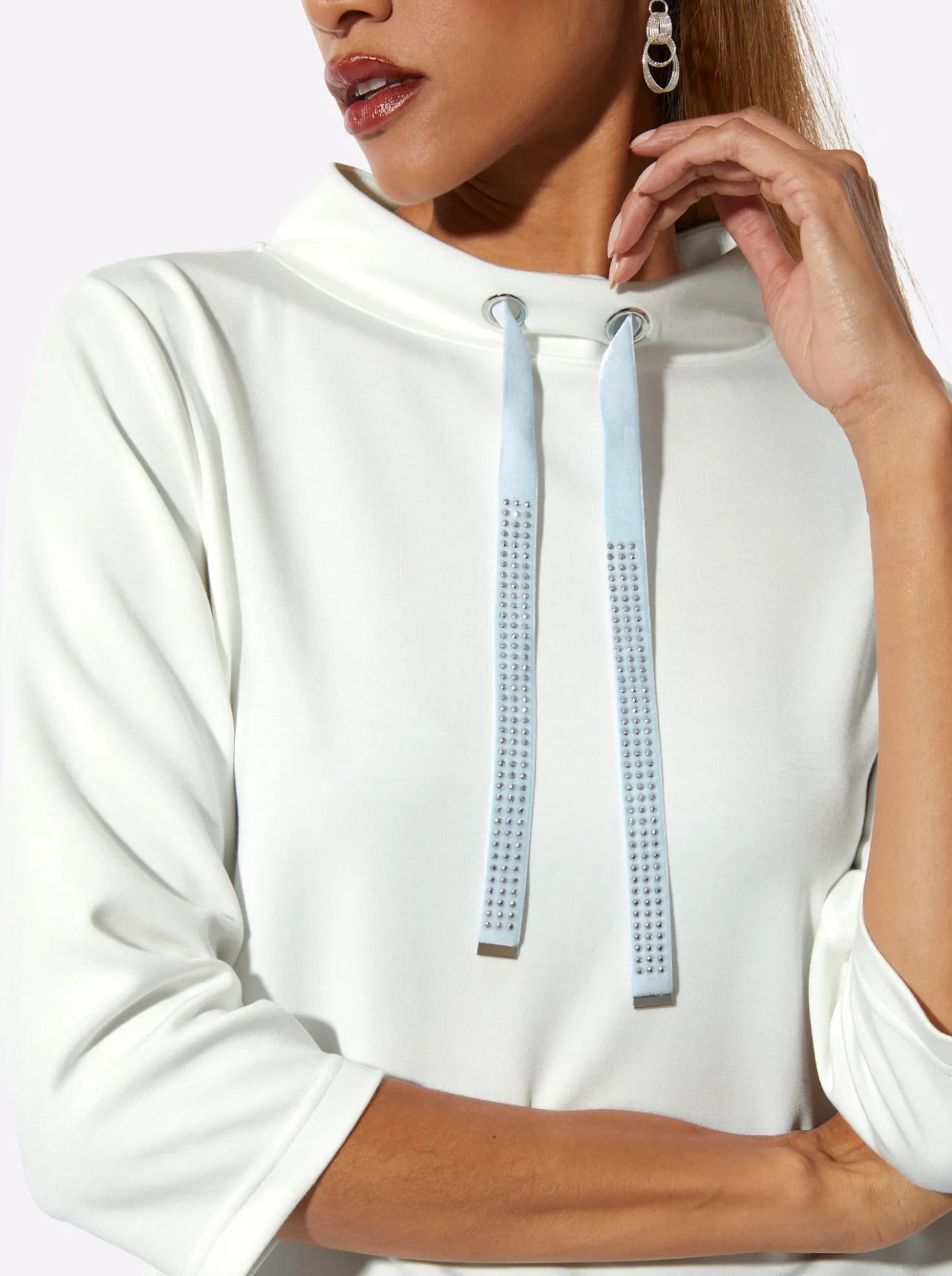 Stehkragenshirt mit Samtband