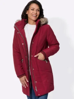 Steppjacke mit abnehmbarer Kapuze