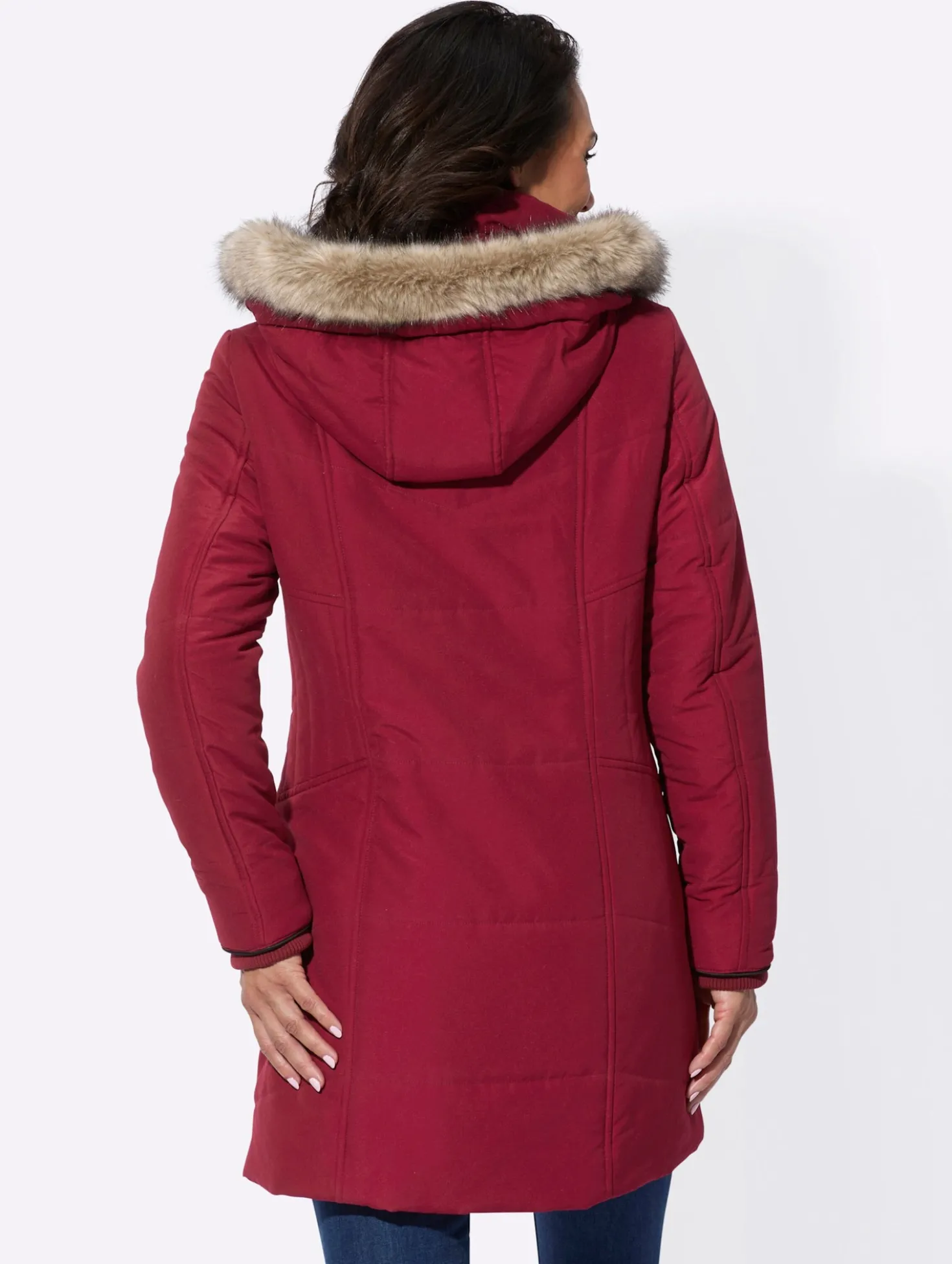 Steppjacke mit abnehmbarer Kapuze