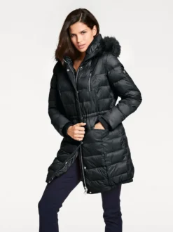 Steppjacke mit abnehmbarer Kapuze