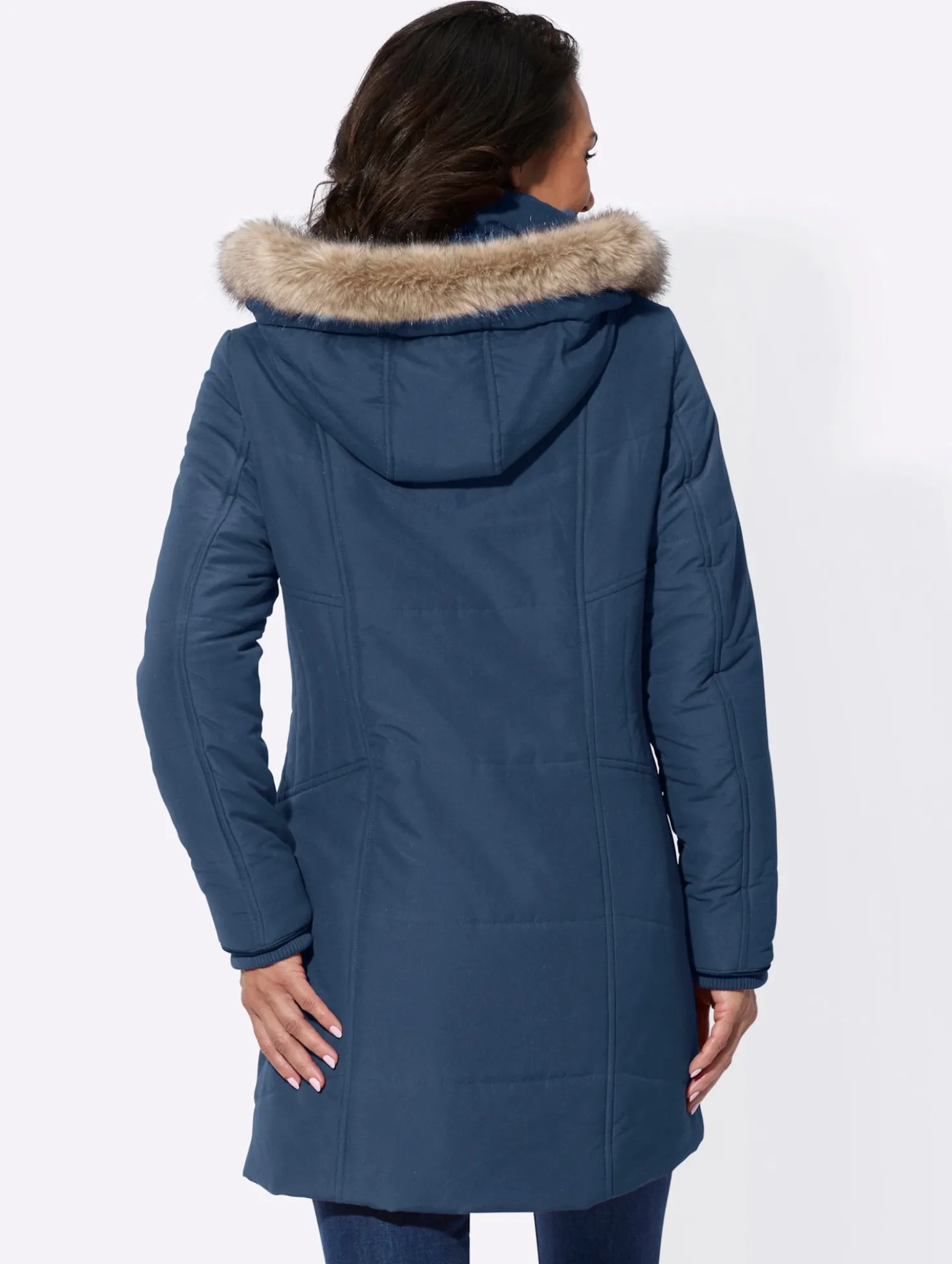 Steppjacke mit abnehmbarer Kapuze