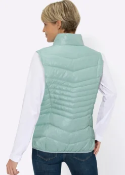 Steppjacke mit abzippbaren Ärmeln