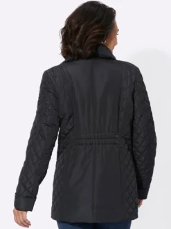 Steppjacke mit aufgesetzten Pattentaschen