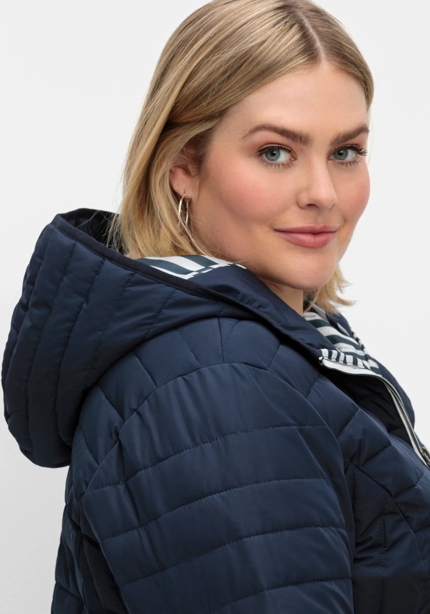 Steppjacke mit gestreiftem Innenfutter, in Longform