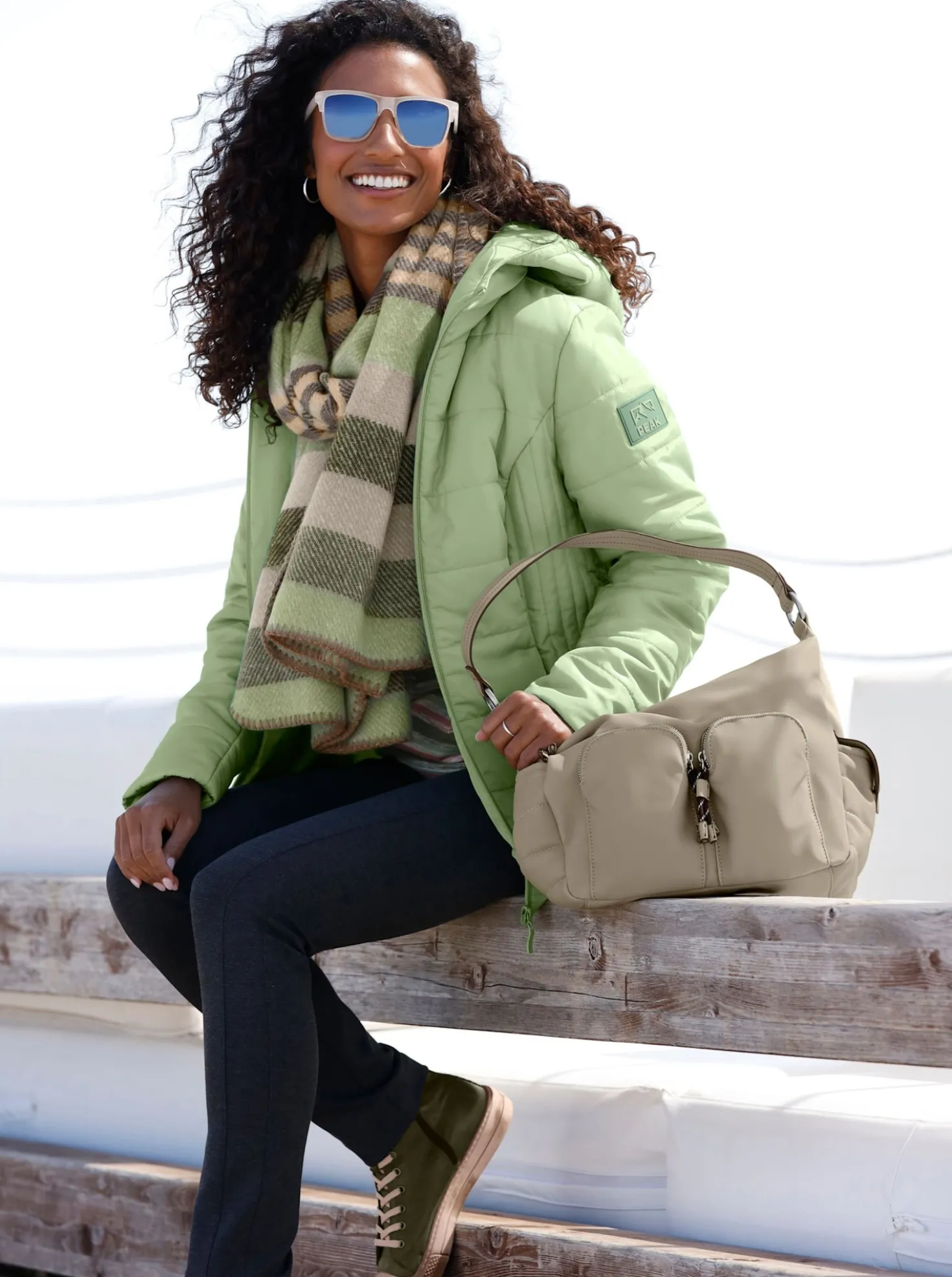 Steppjacke mit Kapuze