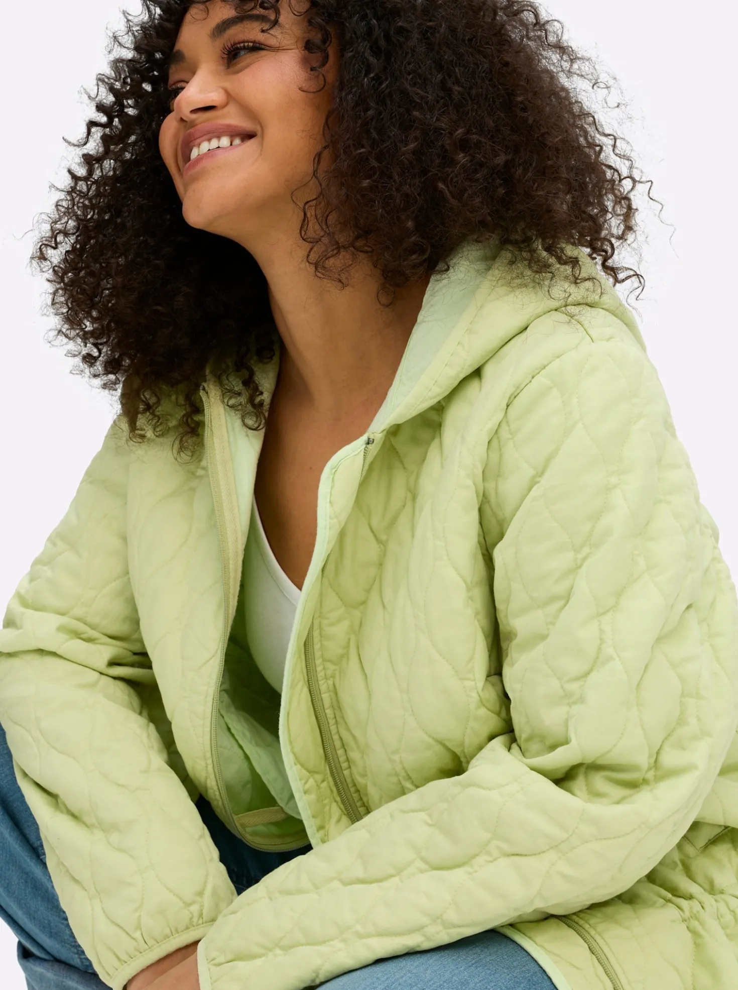 Steppjacke mit Kapuze und Kordelzug