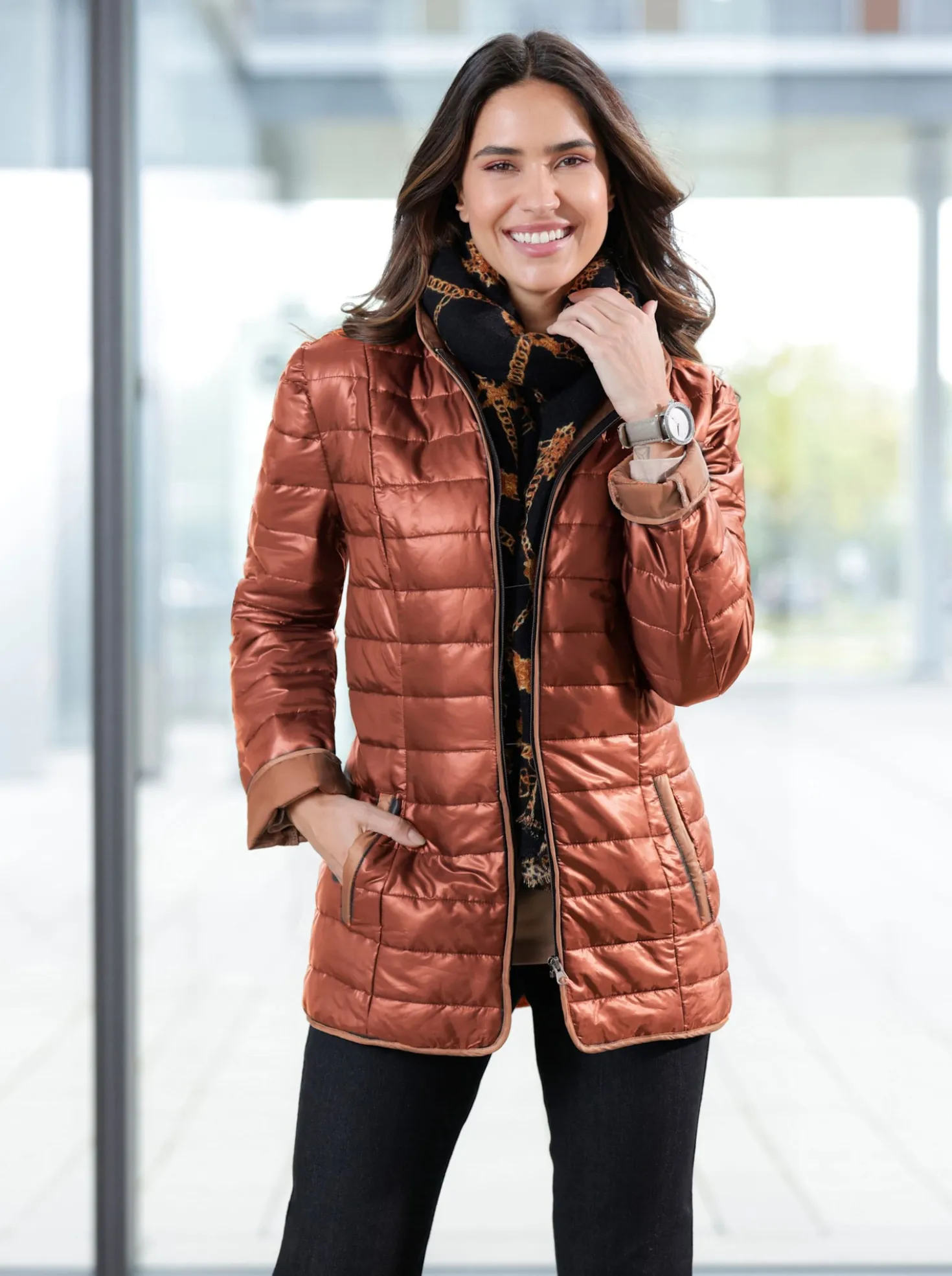 Steppjacke mit kontrastfarbigem Futter