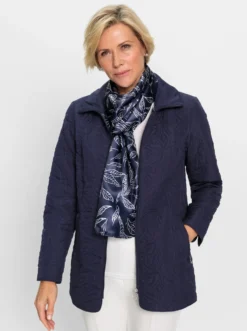 Steppjacke mit Schal