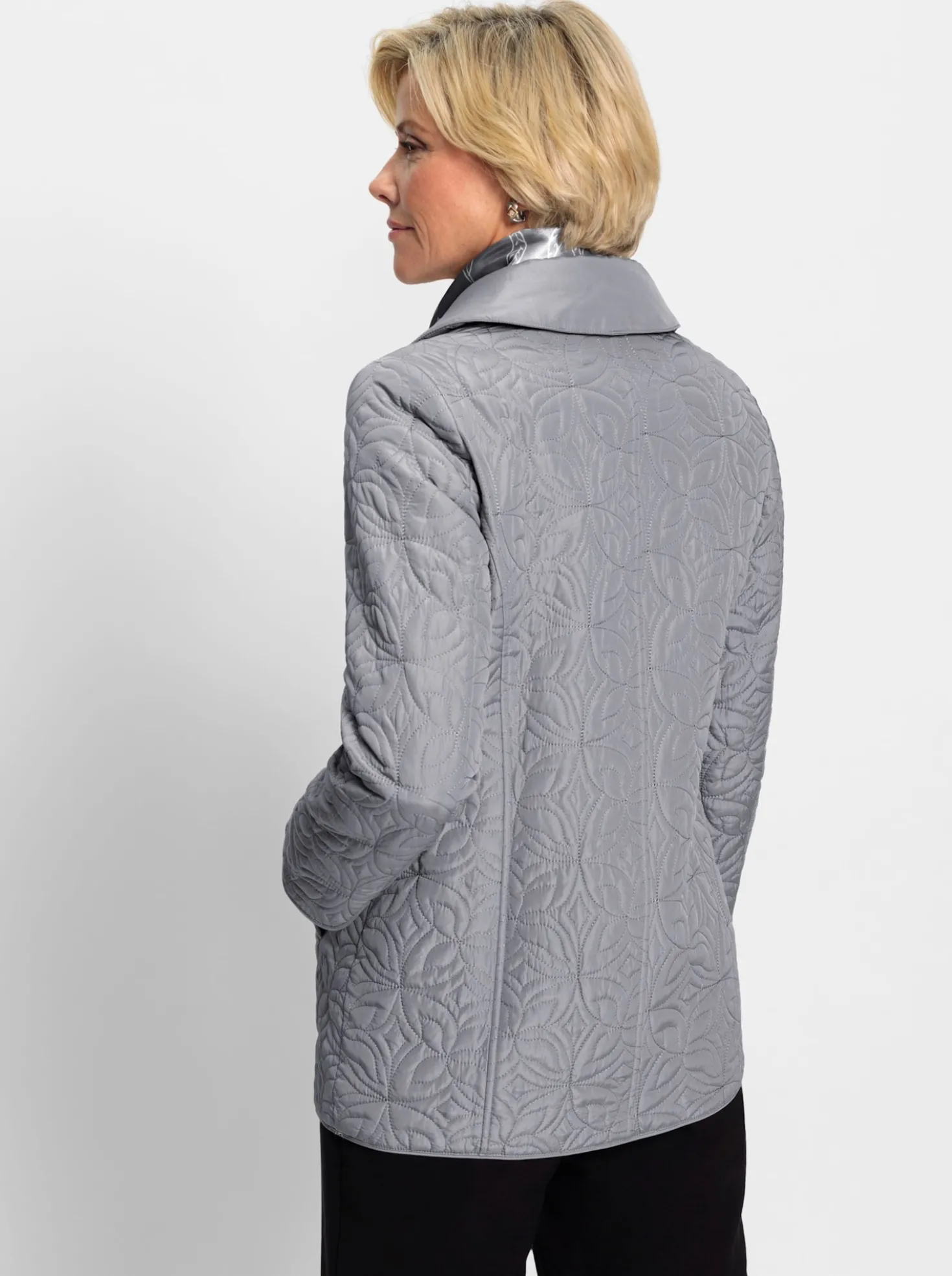 Steppjacke mit Schal