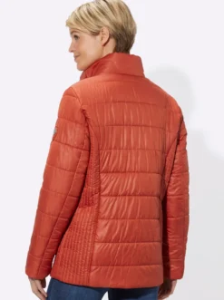 Steppjacke mit seitlicher Längs-Steppung