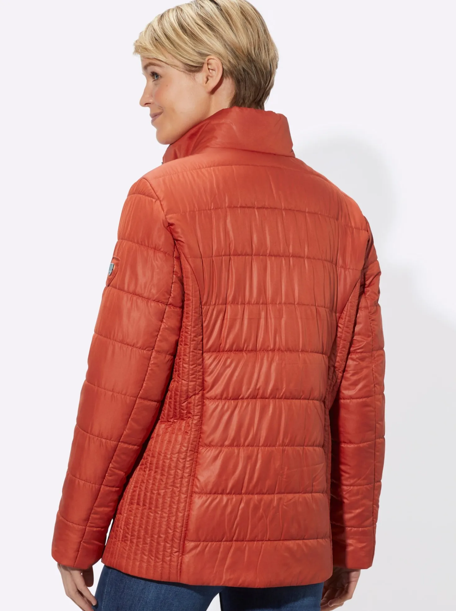 Steppjacke mit seitlicher Längs-Steppung