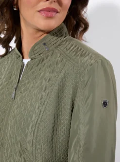 Steppjacke mit verdeckten Reißverschluss-Taschen