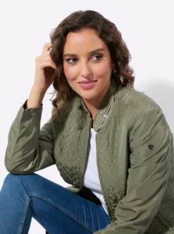 Steppjacke mit verdeckten Reißverschluss-Taschen