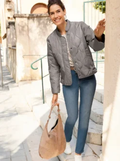 Steppjacke mit Ziernähten