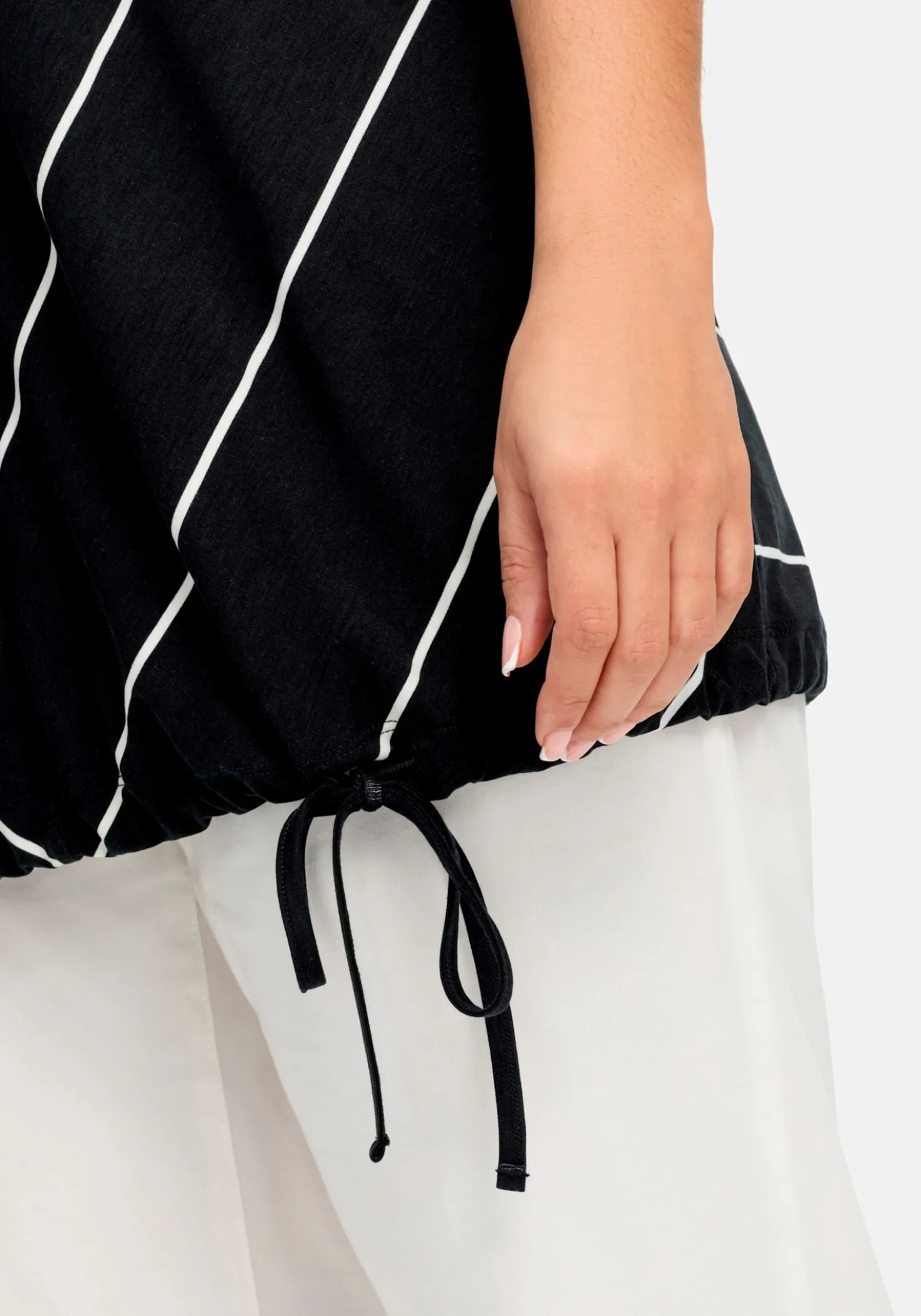 Streifenshirt mit Bindeband am Saum