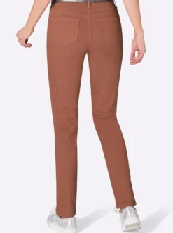 Stretch-Jeans im schmalen Schnitt