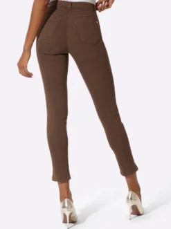 Stretch-Jeans mit Glitzersteinchen