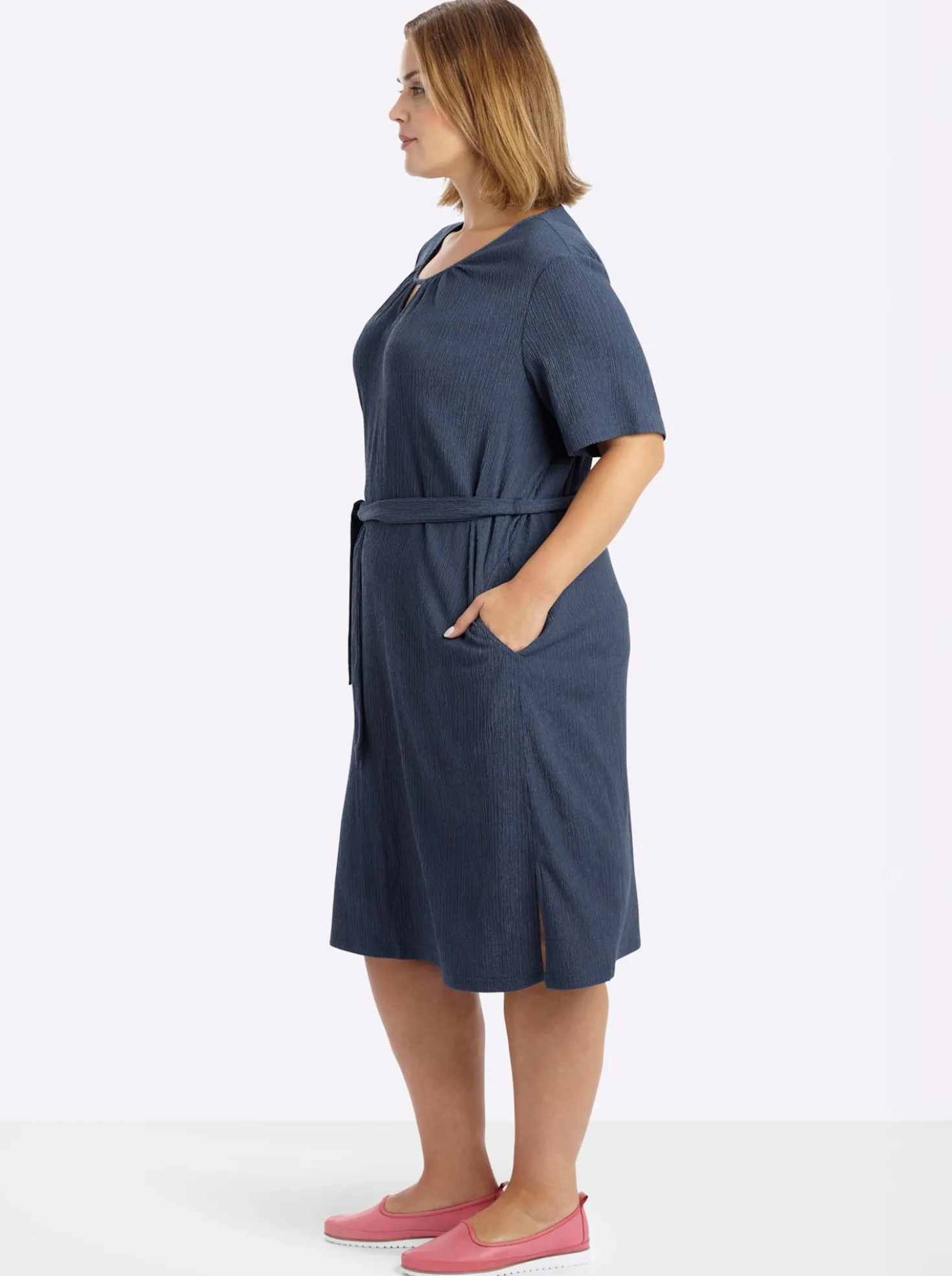 Stretchkleid mit Bindegürtel