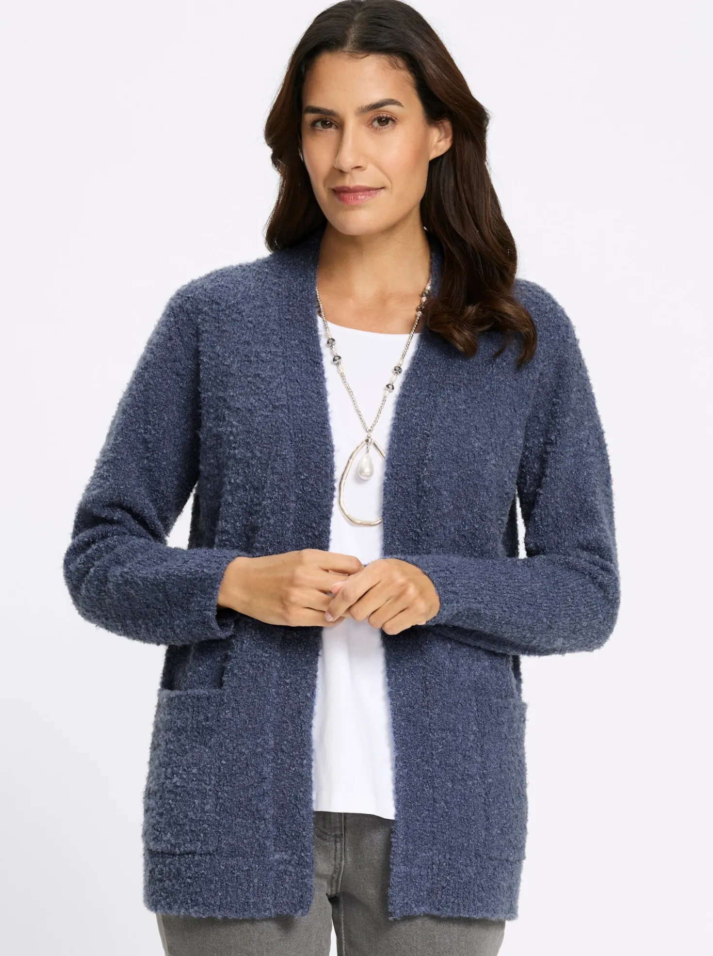 Strickjacke aus flauschigem Bouclé-Garn