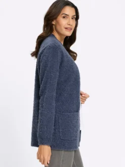 Strickjacke aus flauschigem Bouclé-Garn