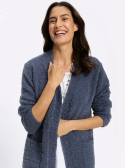 Strickjacke aus flauschigem Bouclé-Garn