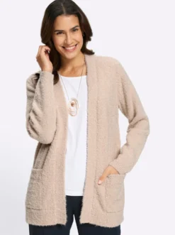 Strickjacke aus flauschigem Bouclé-Garn