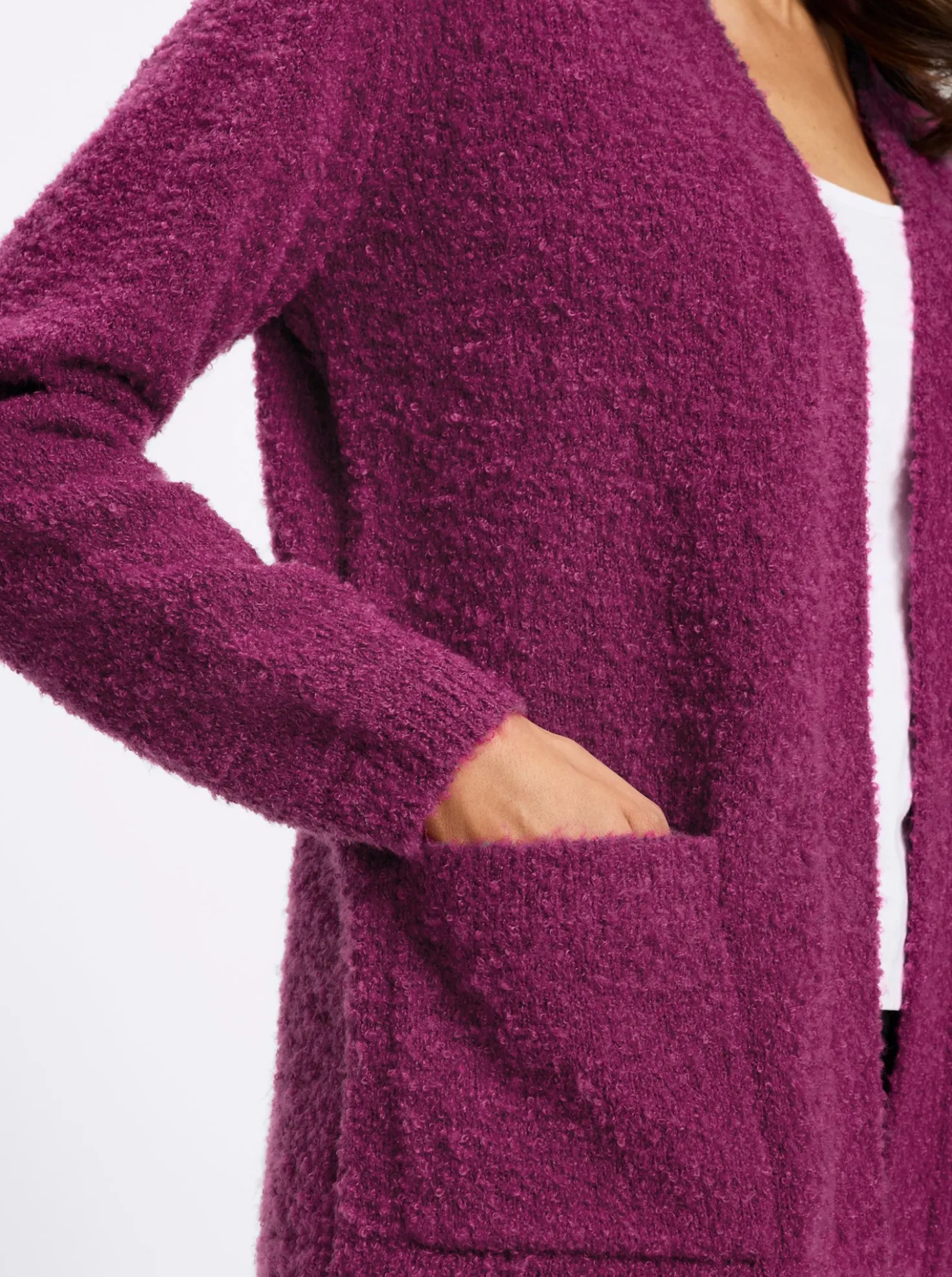 Strickjacke aus flauschigem Bouclé-Garn