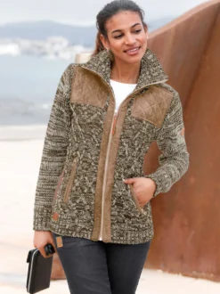 Strickjacke , hinten glatt gestrickt