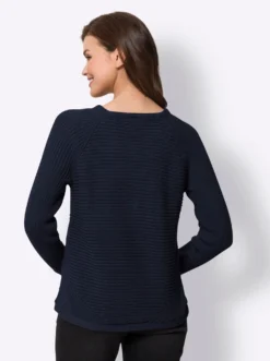 Strickjacke in dezentem Glanz