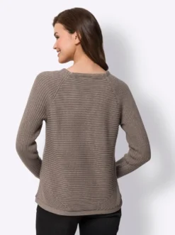 Strickjacke in dezentem Glanz