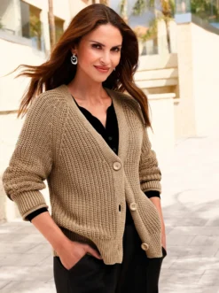 Strickjacke in Grobstrick-Muster