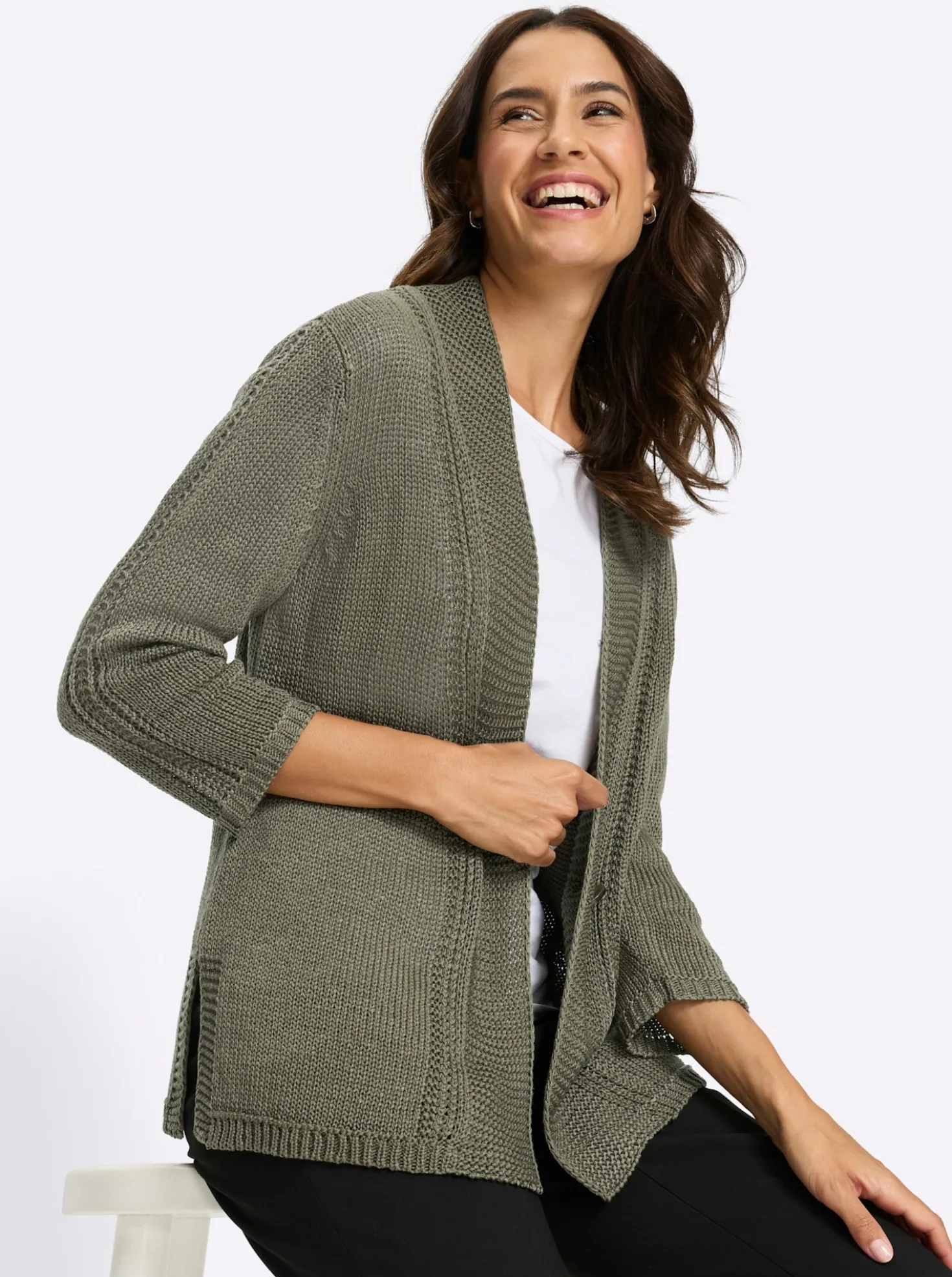 Strickjacke in pflegeleichtem Bändchengarn