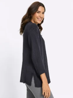 Strickjacke in pflegeleichtem Bändchengarn