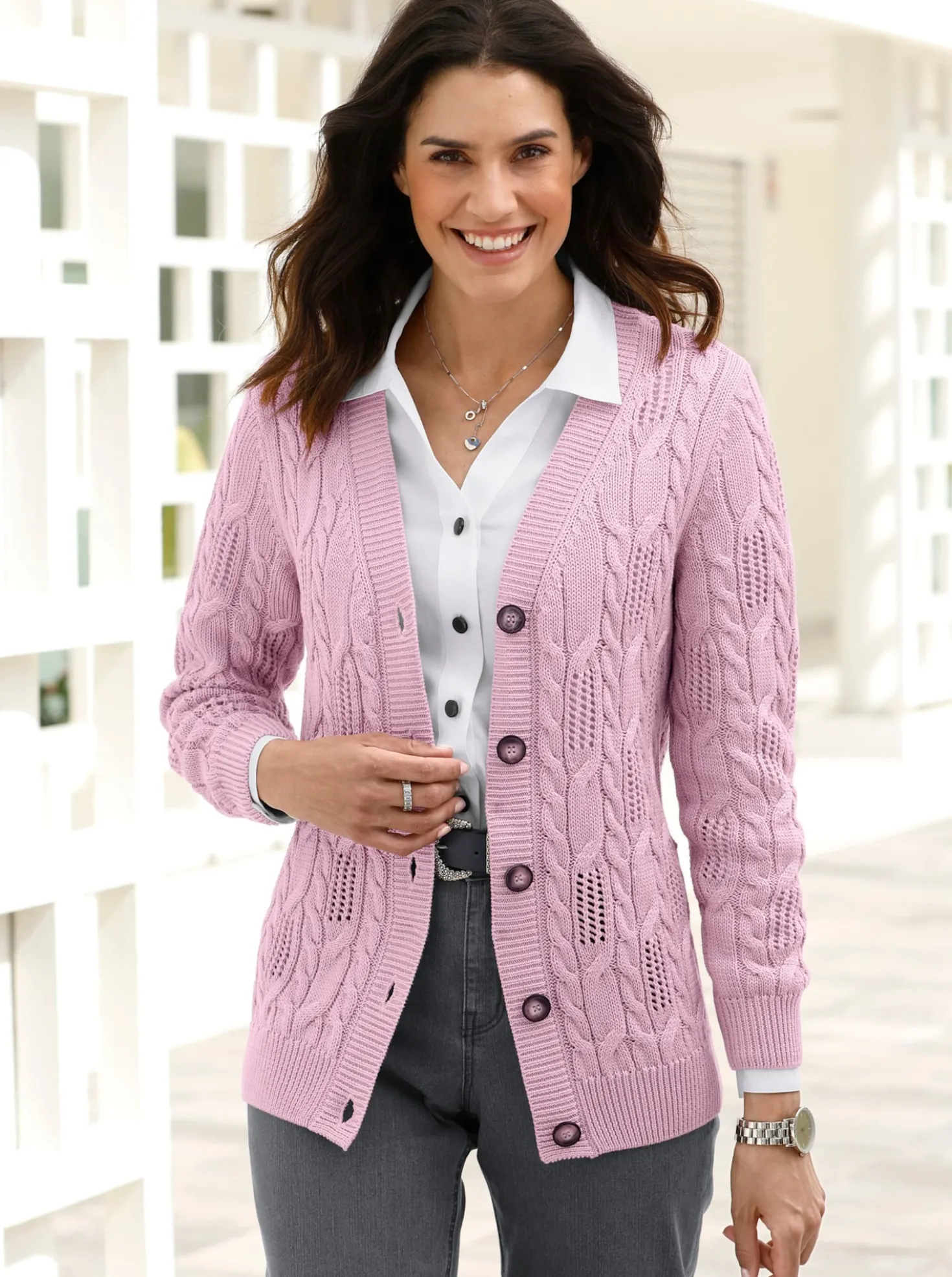 Strickjacke mit Ajourmuster