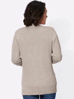 Strickjacke mit aufgesetzten Taschen