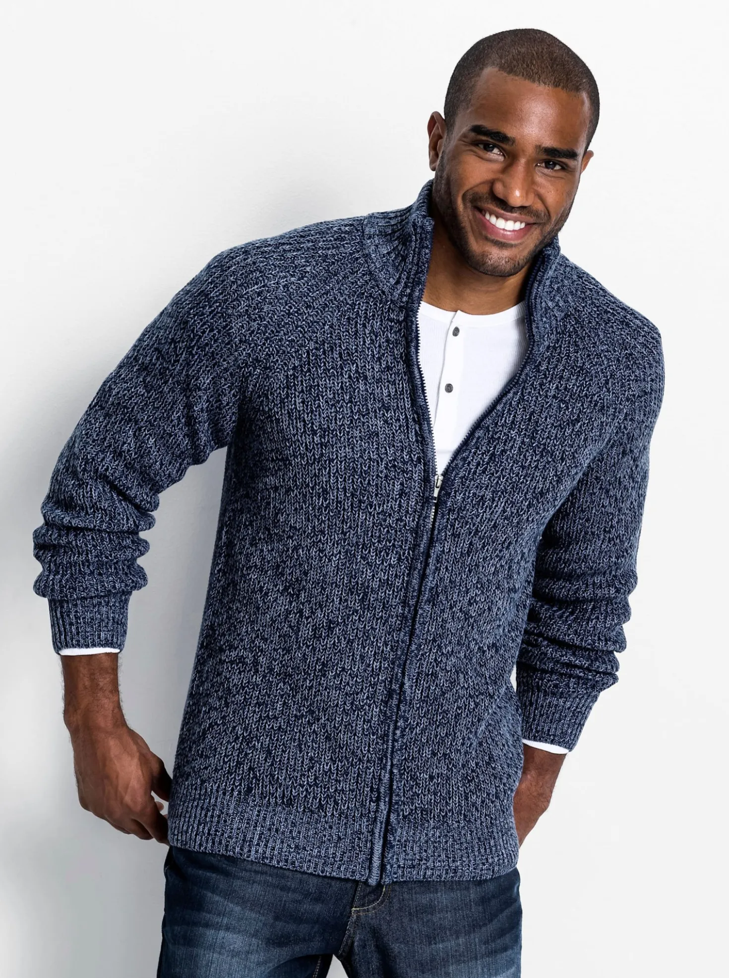 Strickjacke mit durchgehendem Reißverschluss