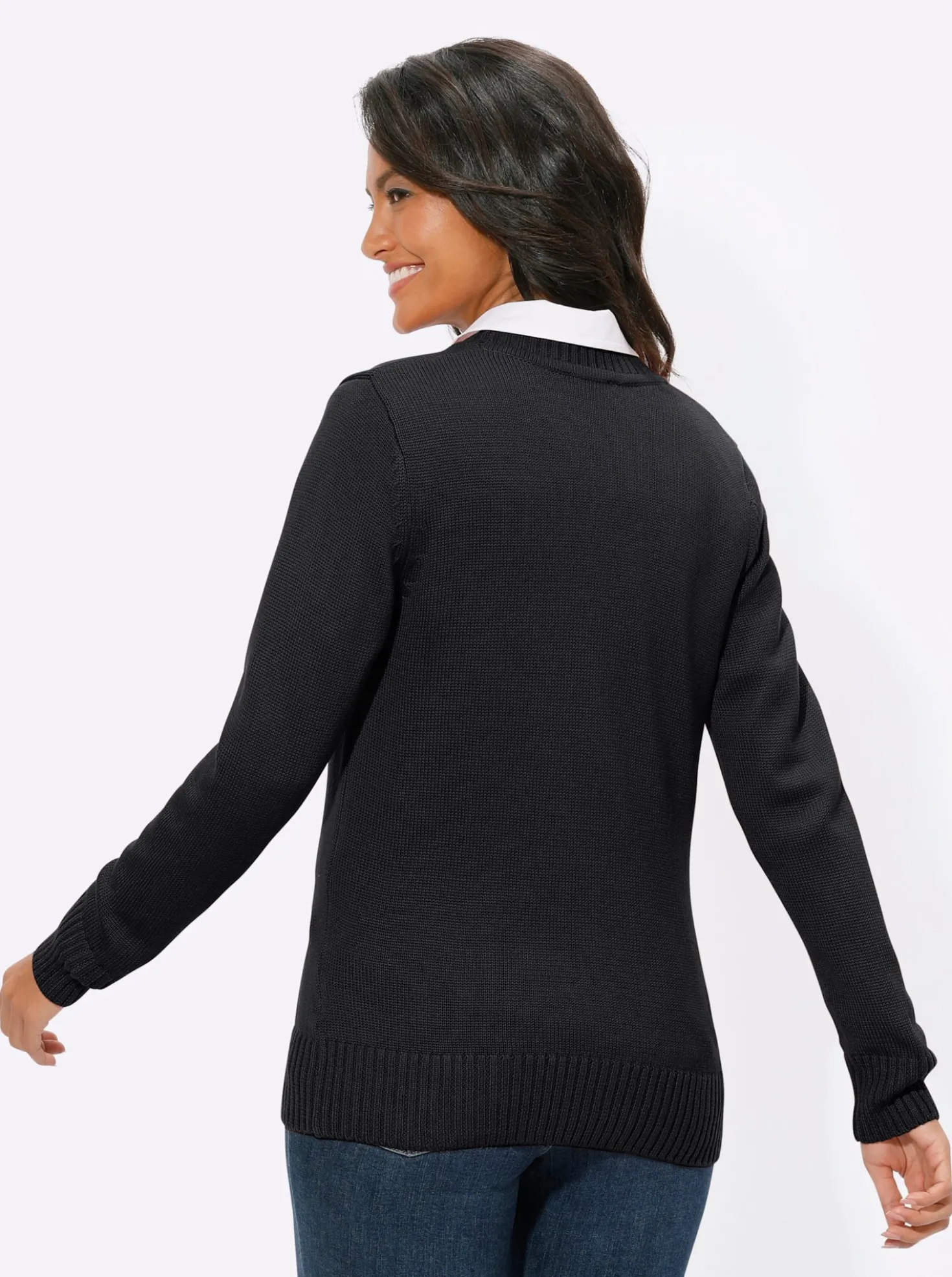 Strickjacke mit farblich abgestimmten Knöpfen