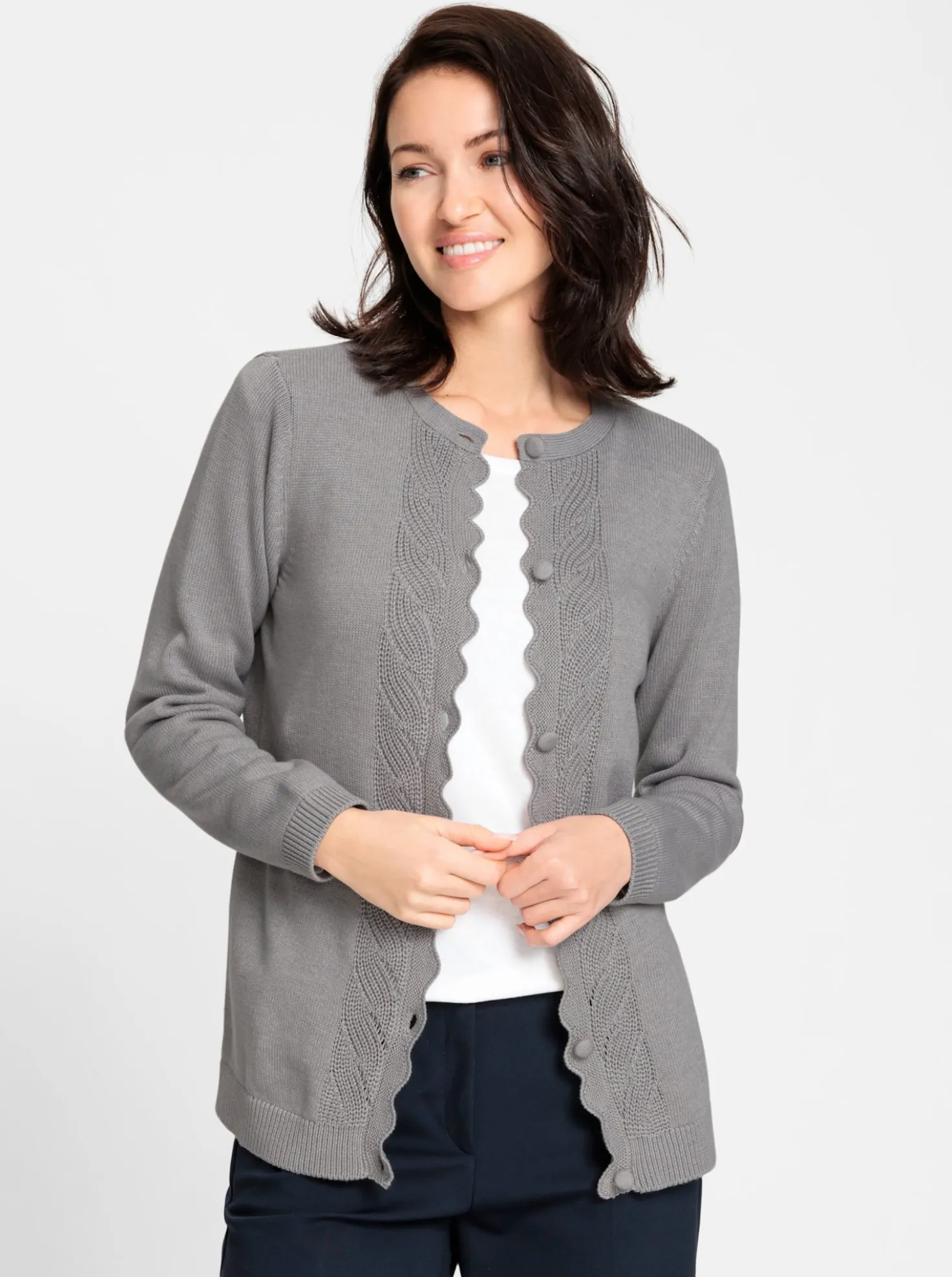 Strickjacke mit gebogter Knopfleiste
