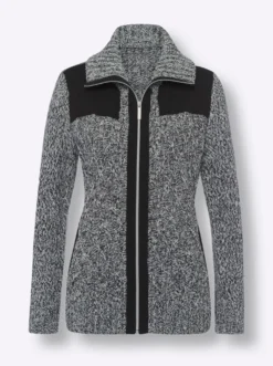 Strickjacke mit kontrastfarbigen Einsätzen