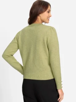 Strickjacke mit Schmuckknöpfen
